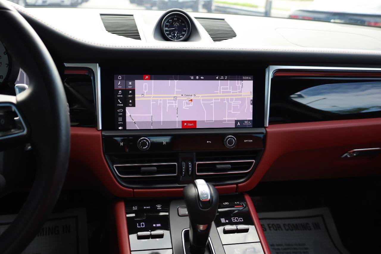 Used 2024 Porsche Macan S AWD/4WD image 12