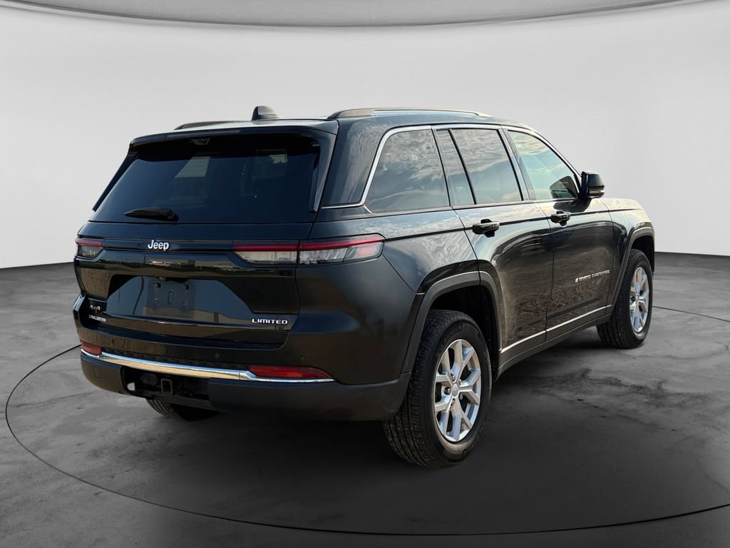 Used 2023 Jeep Grand Cherokee Limited w/ Luxury Tech Group II AWD/4WD image 9
