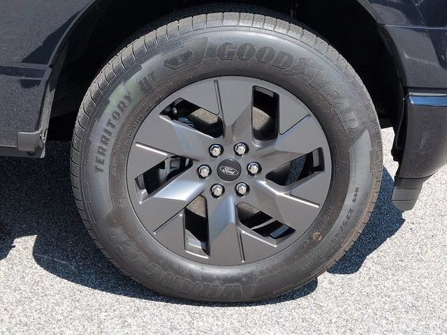 Used 2024 Ford F150 Lightning XLT AWD/4WD image 11