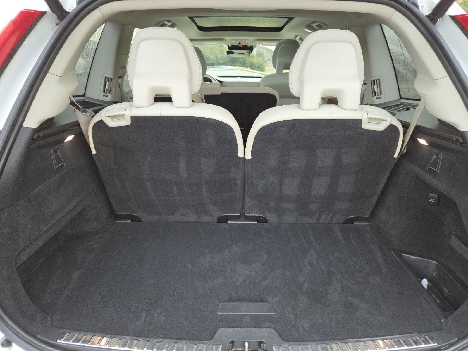 Used 2022 Volvo XC90 T5 Momentum w/ Advanced Package image 23