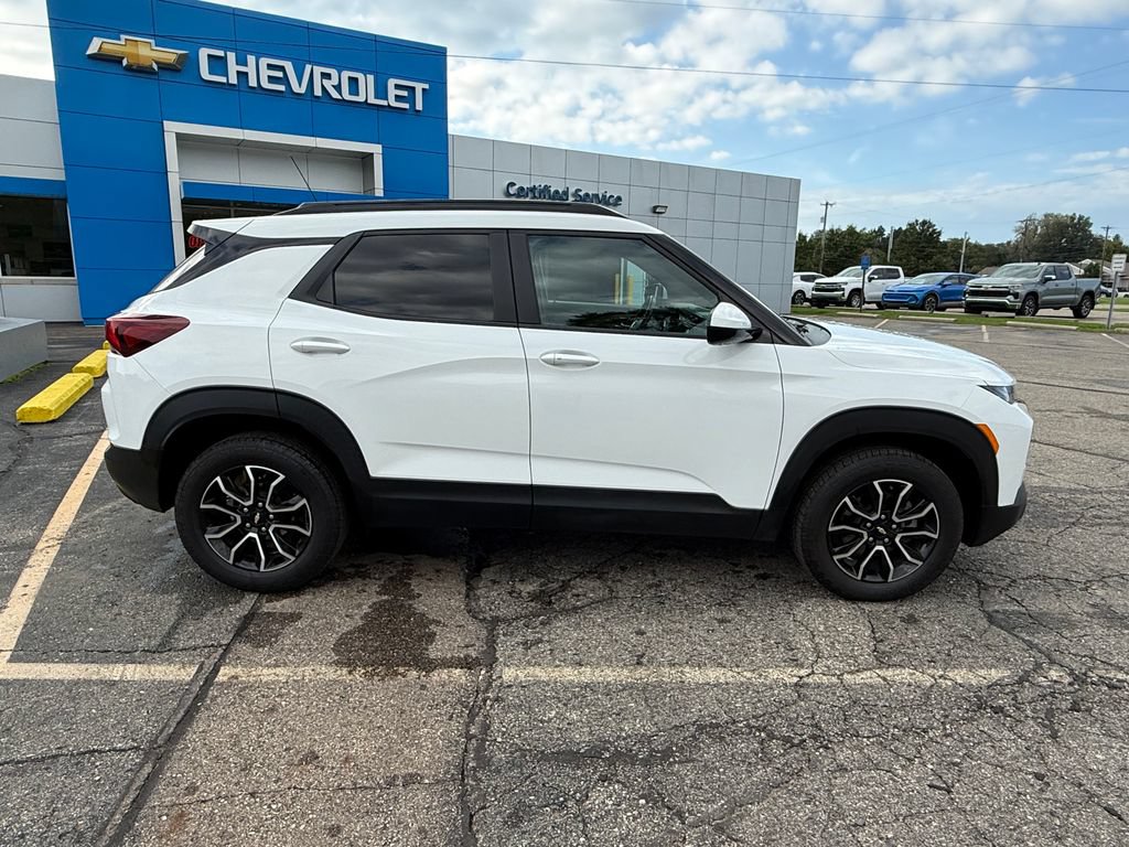 Used 2023 Chevrolet TrailBlazer ACTIV w/ Convenience Package AWD/4WD image 7