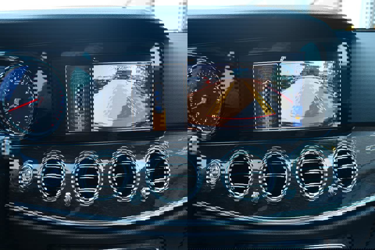 Used 2018 Mercedes-Benz E 300 image 46