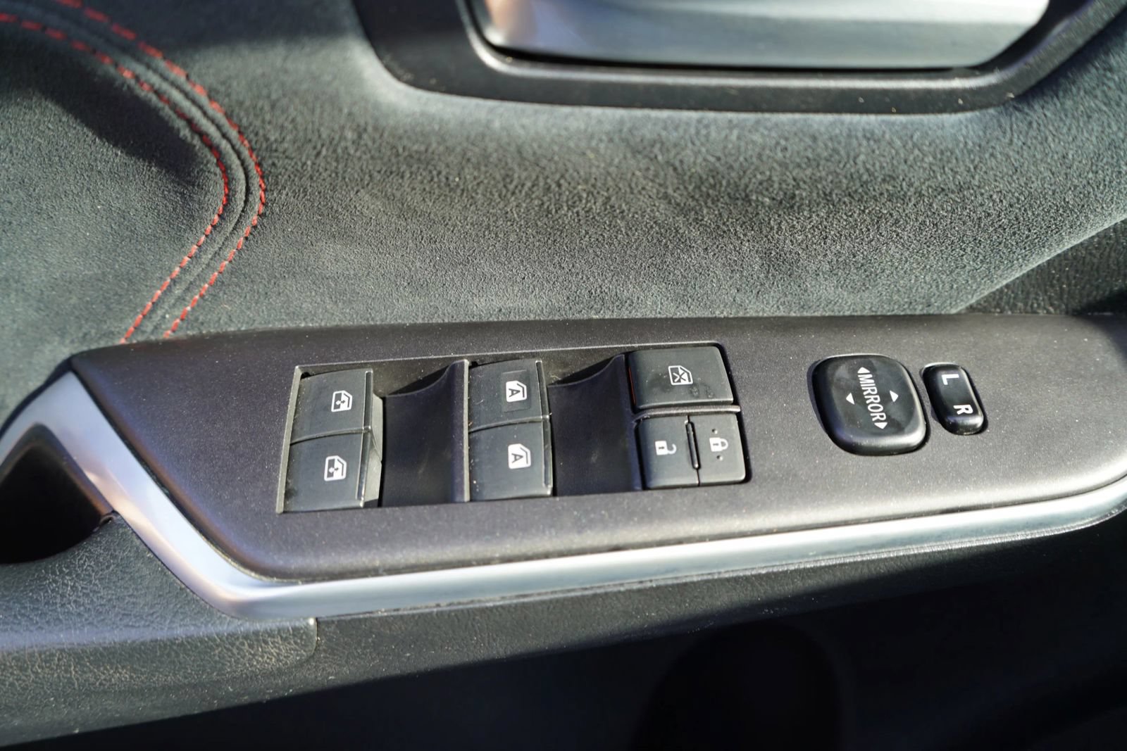 Used 2016 Toyota Camry XSE FWD image 14