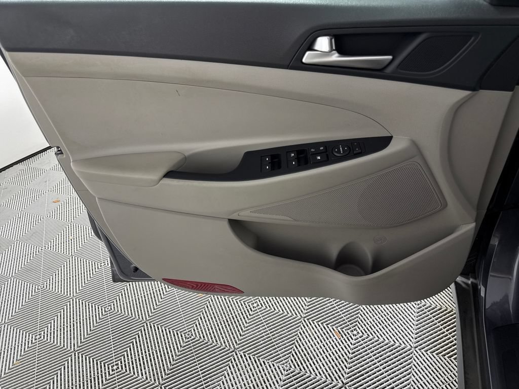 Certified 2021 Hyundai Tucson Value FWD image 12