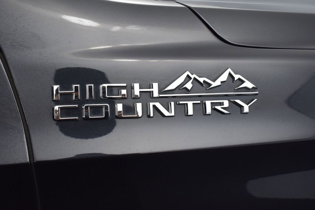 Used 2023 Chevrolet Suburban High Country RWD image 25