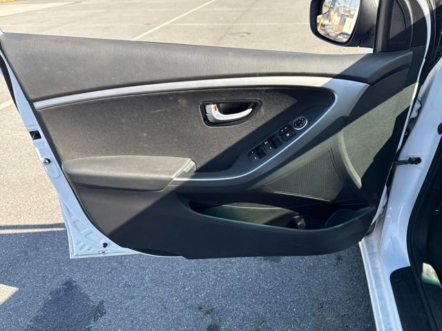 Used 2017 Hyundai Elantra GT image 21