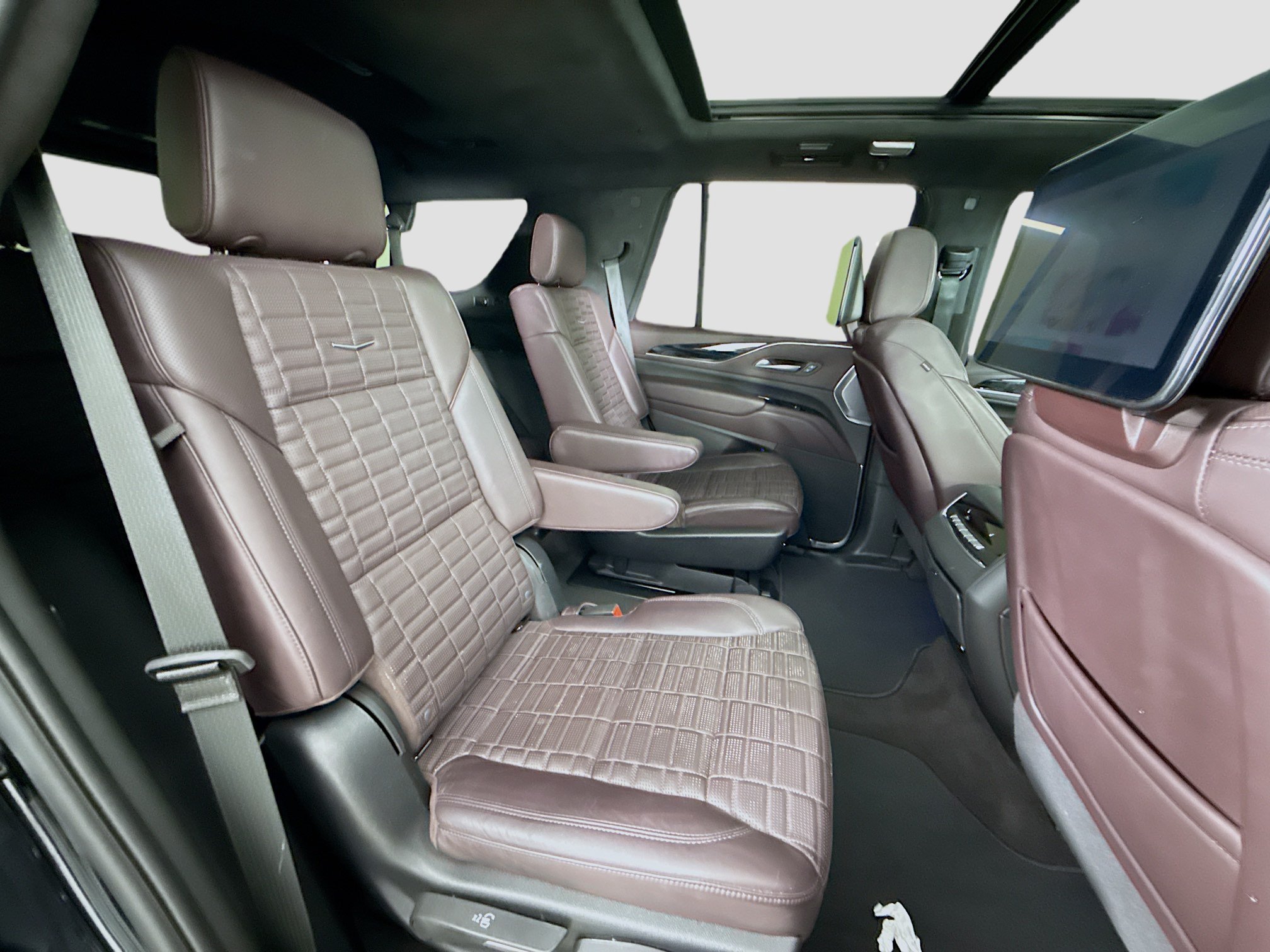 Used 2024 Cadillac Escalade V w/ Heavy-Duty Trailer Package AWD/4WD image 33