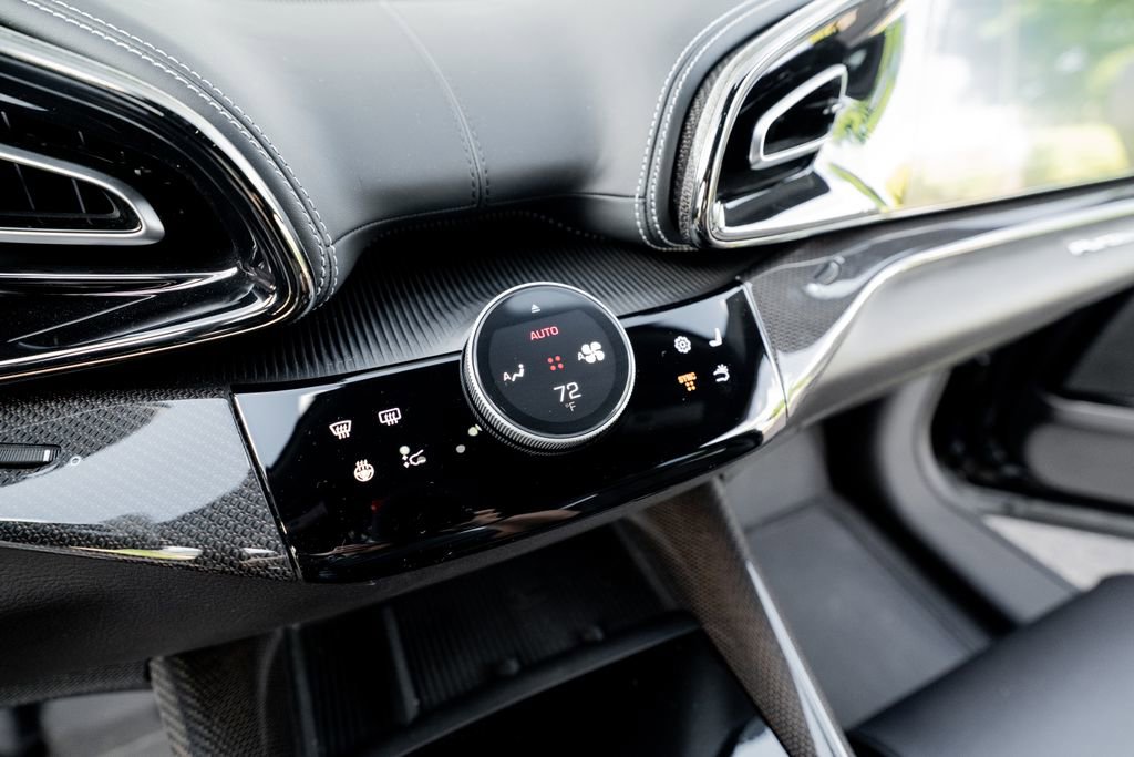 Used 2023 Ferrari Purosangue AWD/4WD image 34