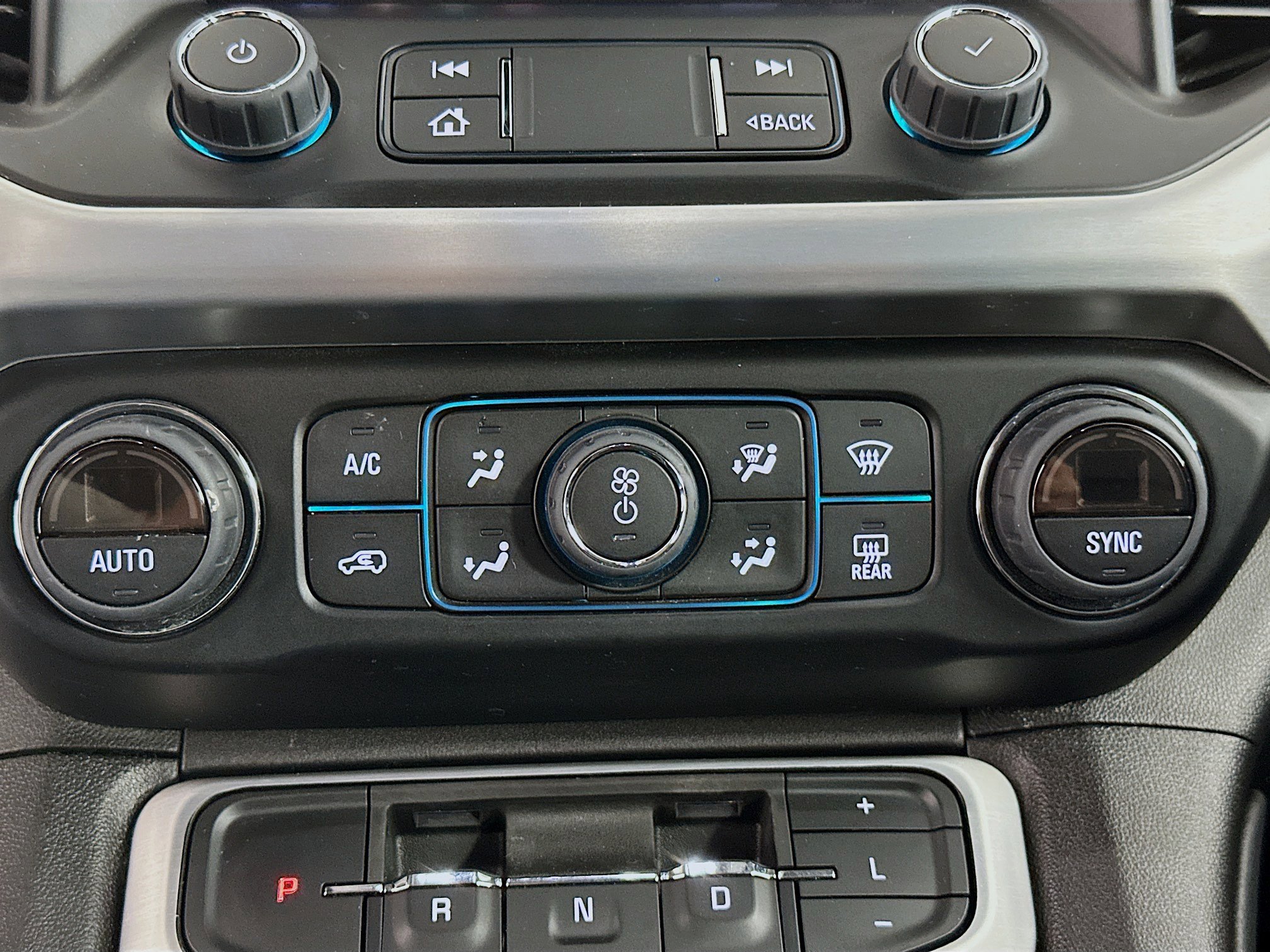 Used 2023 GMC Acadia SLT image 24