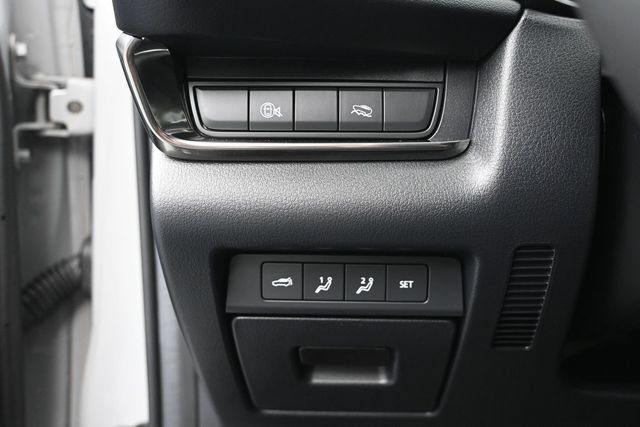 Certified 2025 MAZDA CX-30 AWD 2.5 S w/ Premium Package image 18