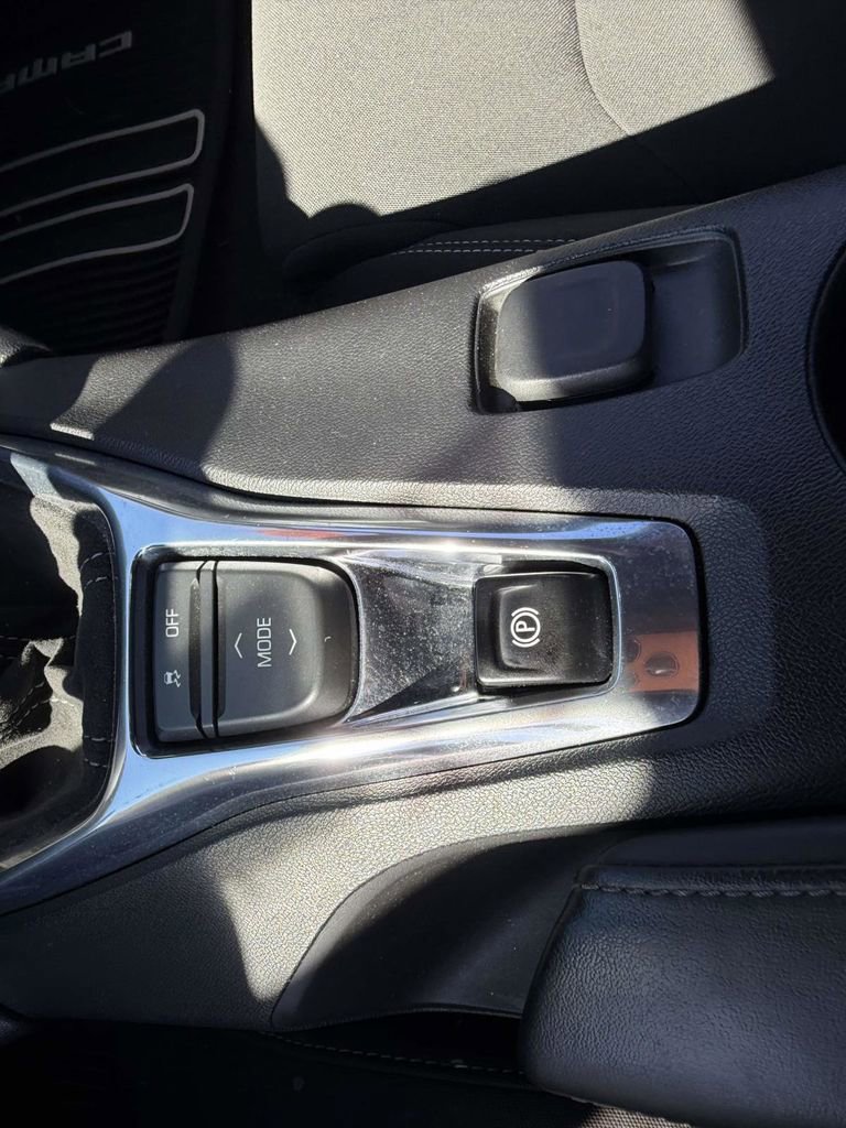 Used 2018 Chevrolet Camaro LS image 17