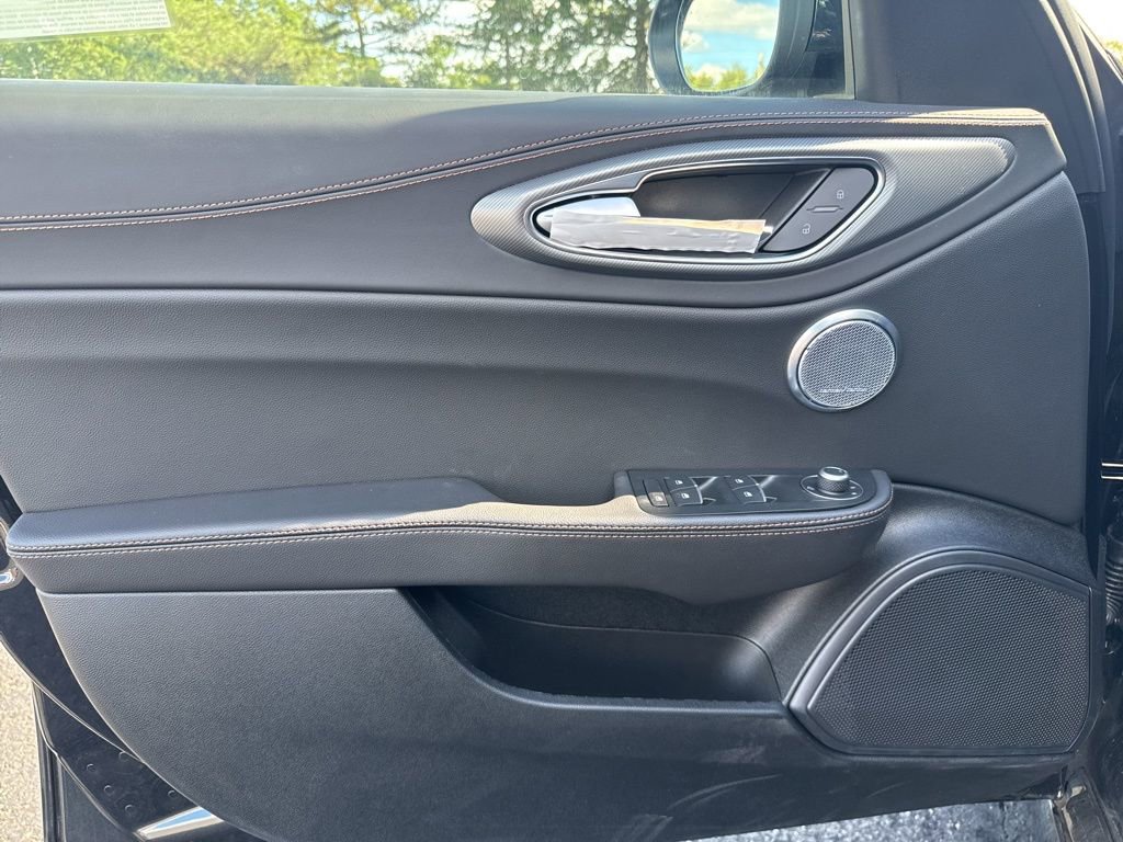 New 2025 Alfa Romeo Giulia AWD w/ Driving Assist Package image 12