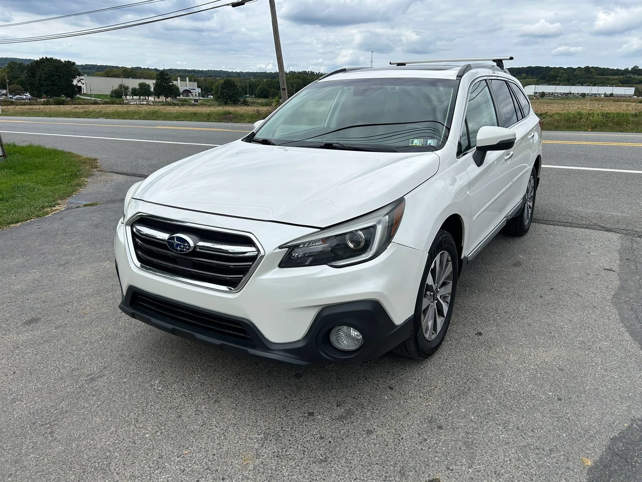 Used 2018 Subaru Outback 2.5i Touring w/ Popular Package #3 AWD/4WD image 5