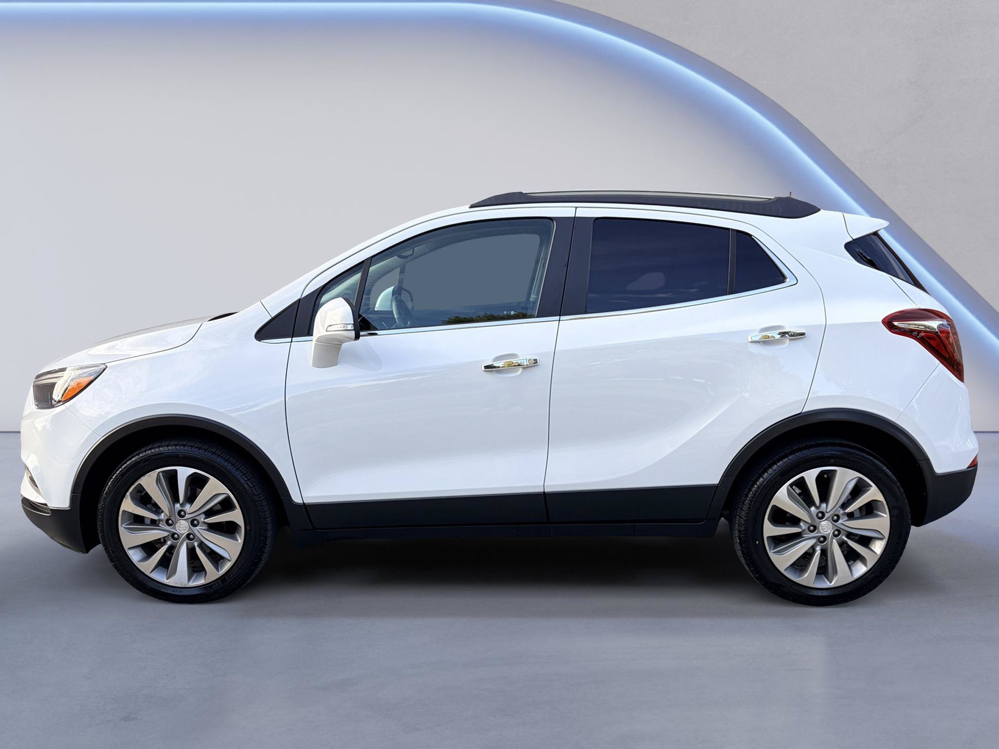 Used 2018 Buick Encore Preferred FWD image 2