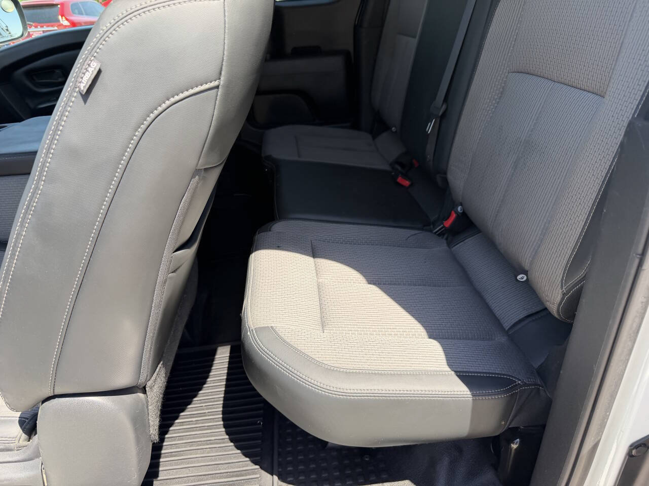 Used 2017 Nissan Titan S AWD/4WD image 16
