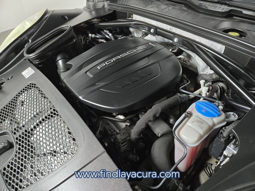 Used 2017 Porsche Macan AWD/4WD image 19