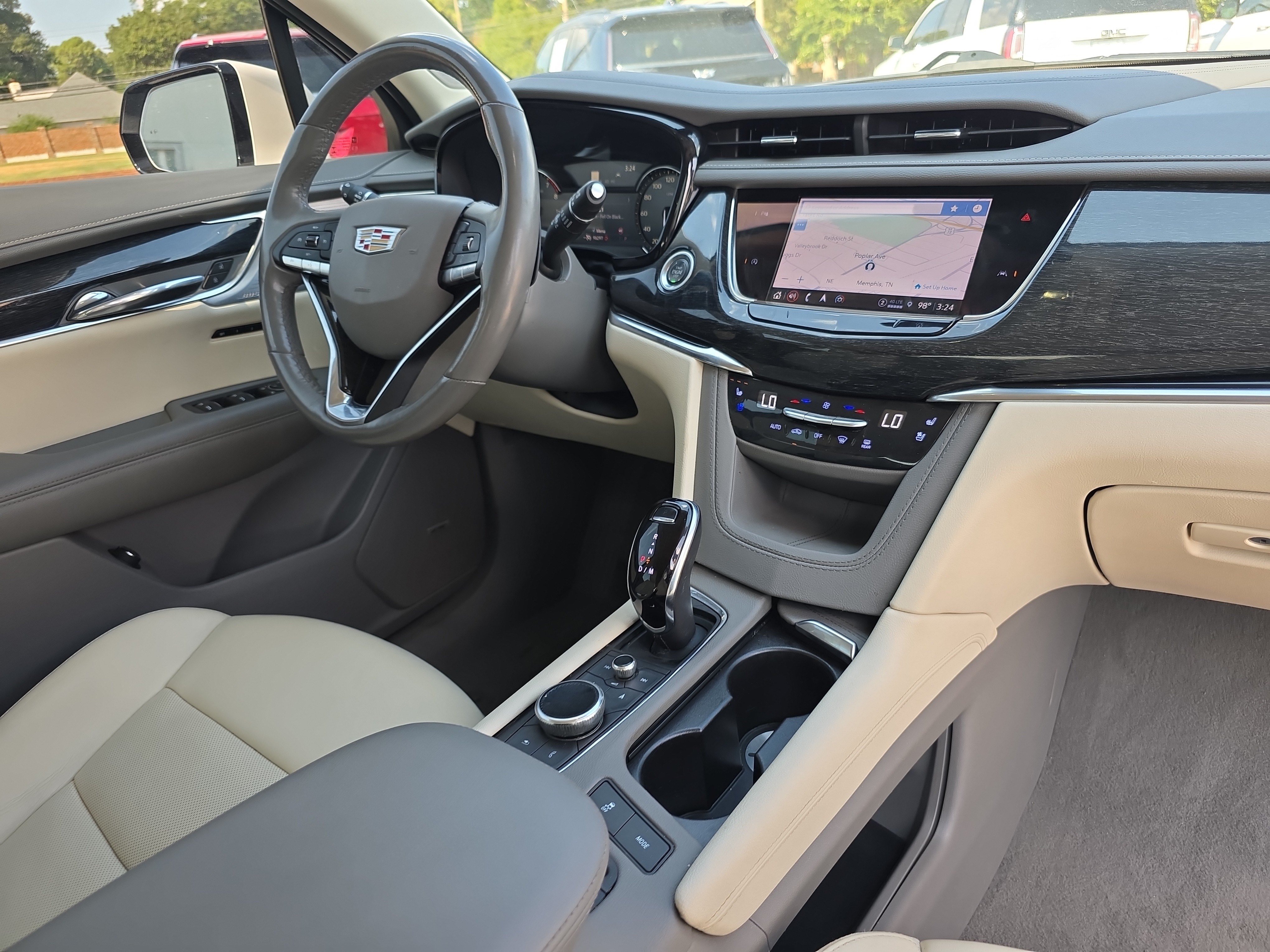 Used 2023 Cadillac XT6 Premium Luxury FWD image 17