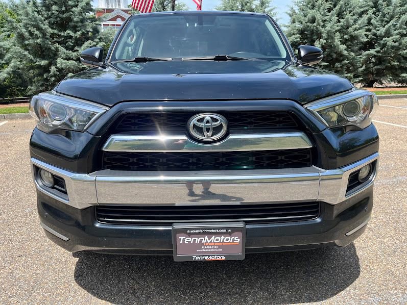 Used 2018 Toyota 4Runner Limited AWD/4WD image 31