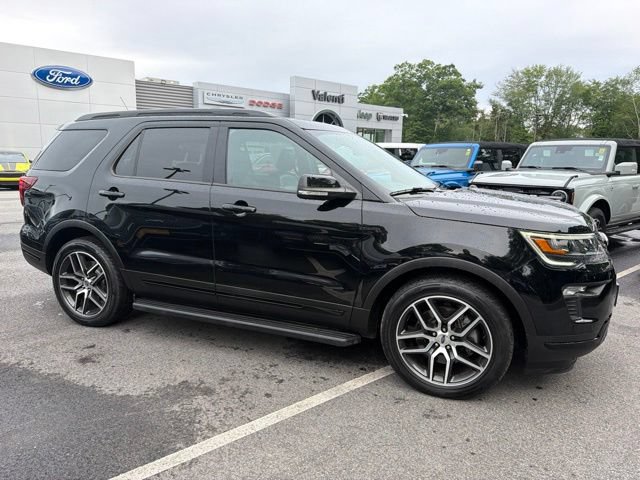 Used 2018 Ford Explorer Sport AWD/4WD image 2