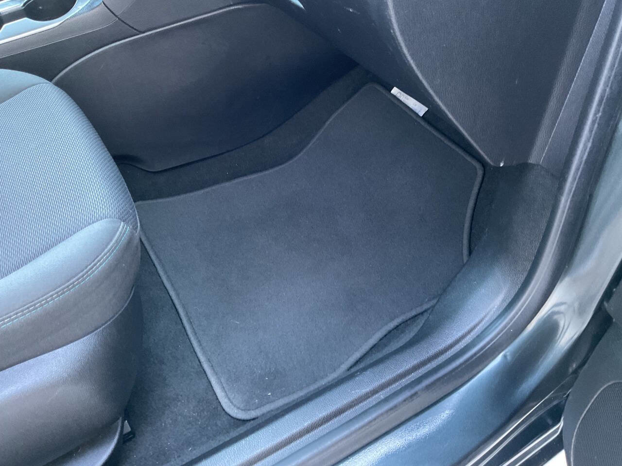 Used 2017 Chevrolet Cruze LT FWD image 40