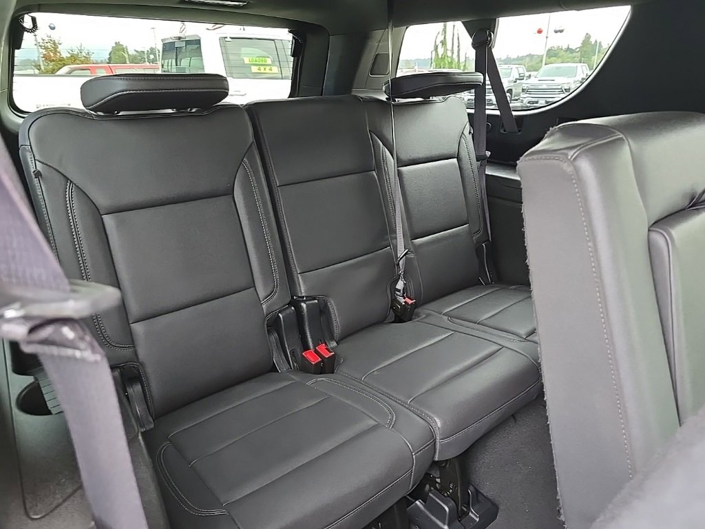 Used 2023 Chevrolet Suburban LT image 30