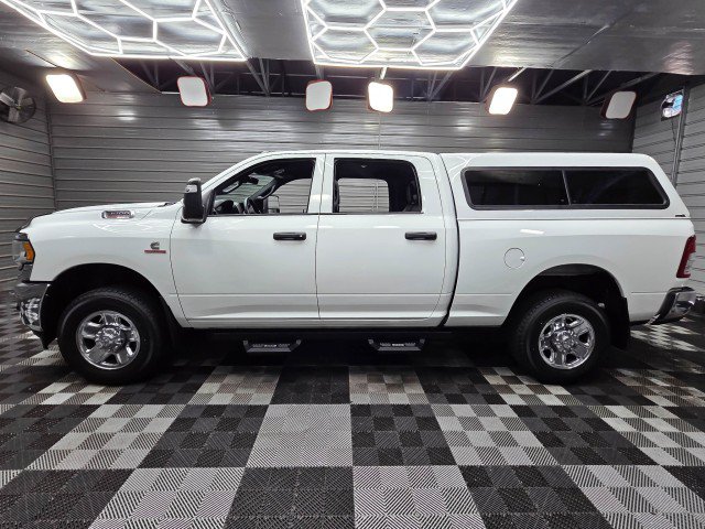 Used 2024 RAM 3500 Tradesman w/ Chrome Appearance Group AWD/4WD image 9