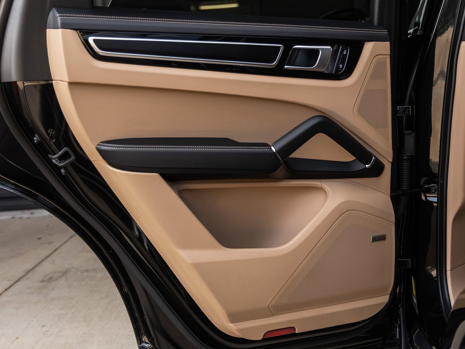 Certified 2023 Porsche Cayenne GTS AWD/4WD image 33
