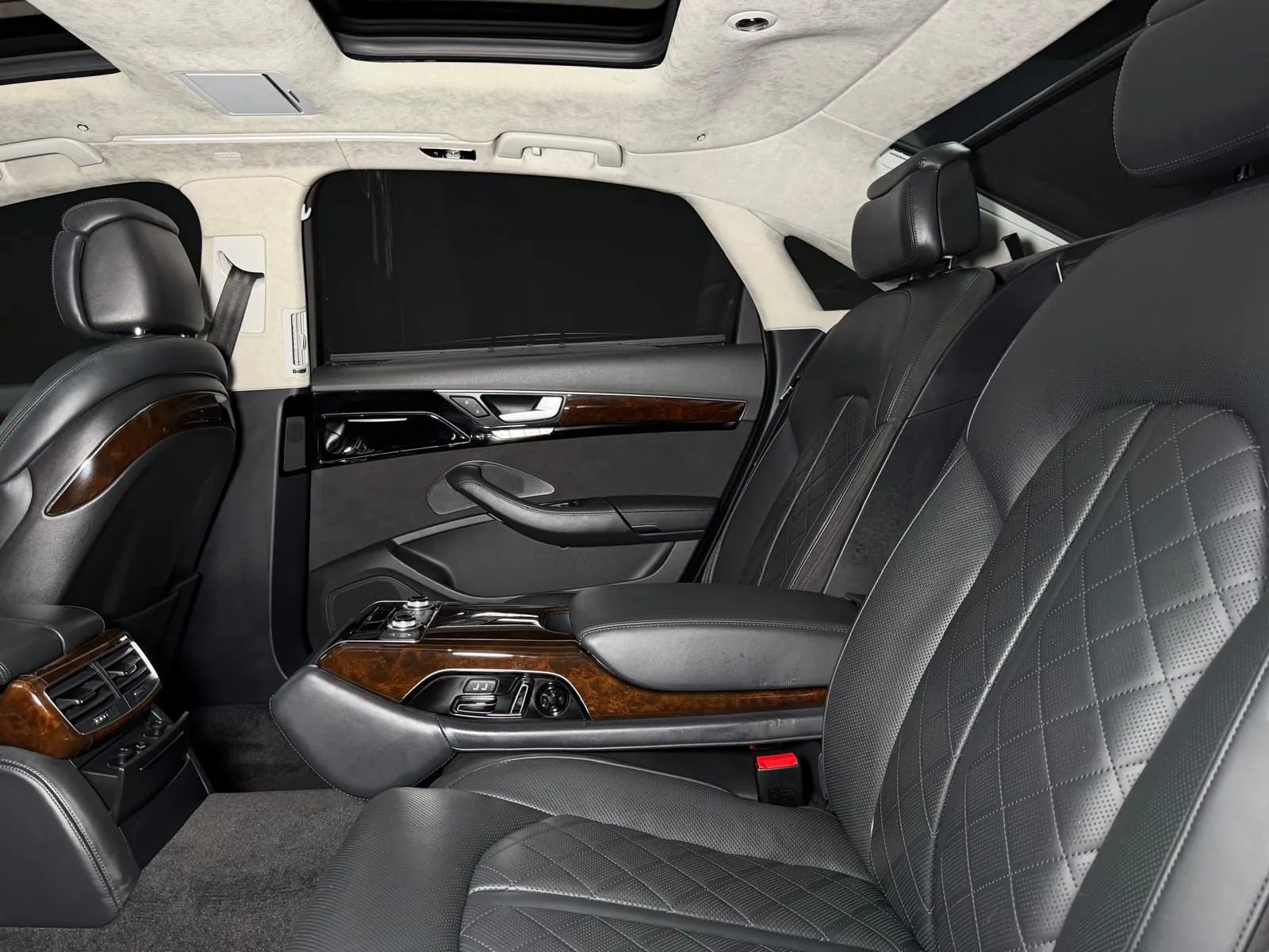 Used 2015 Audi A8 L 4.0T w/ Premium Package image 44