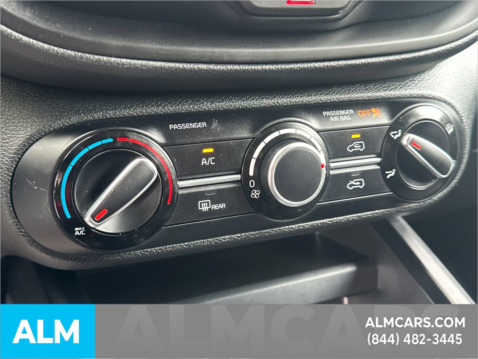 Used 2025 Kia Soul LX w/ LX Technology Package FWD image 33