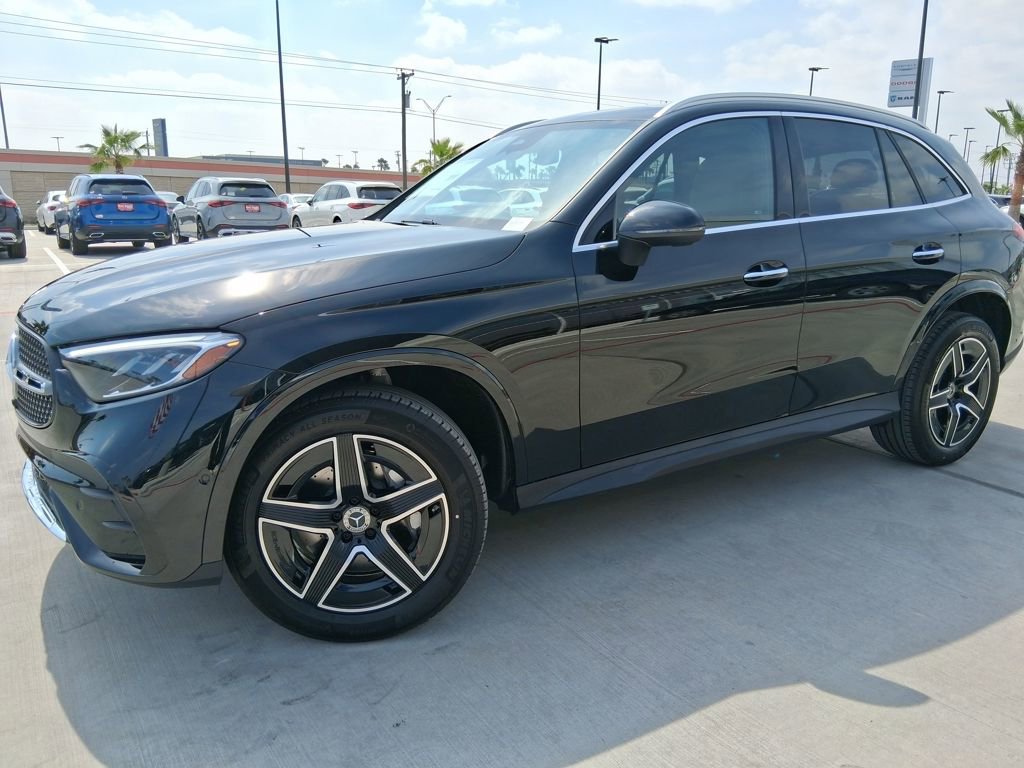 New 2026 Mercedes-Benz GLC 300 image 3