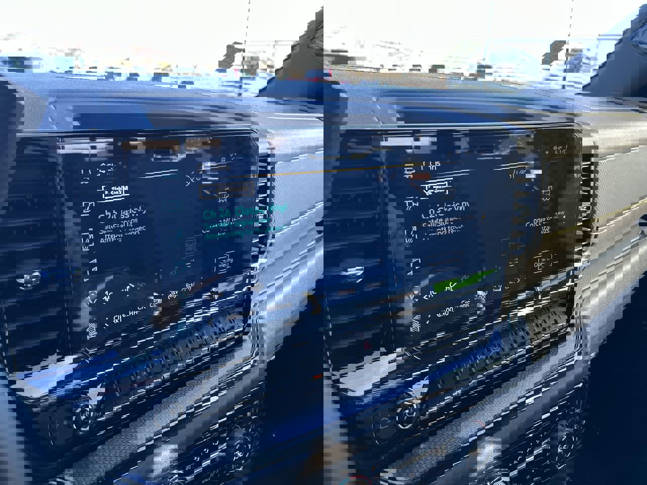 Used 2024 Chevrolet Silverado 2500 ZR2 w/ Snow Plow Prep/Camper Package image 27