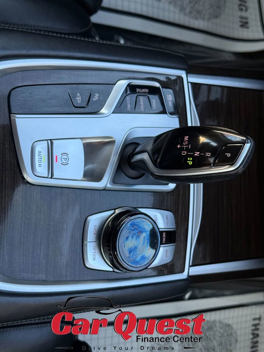 Used 2018 BMW 750i xDrive image 26