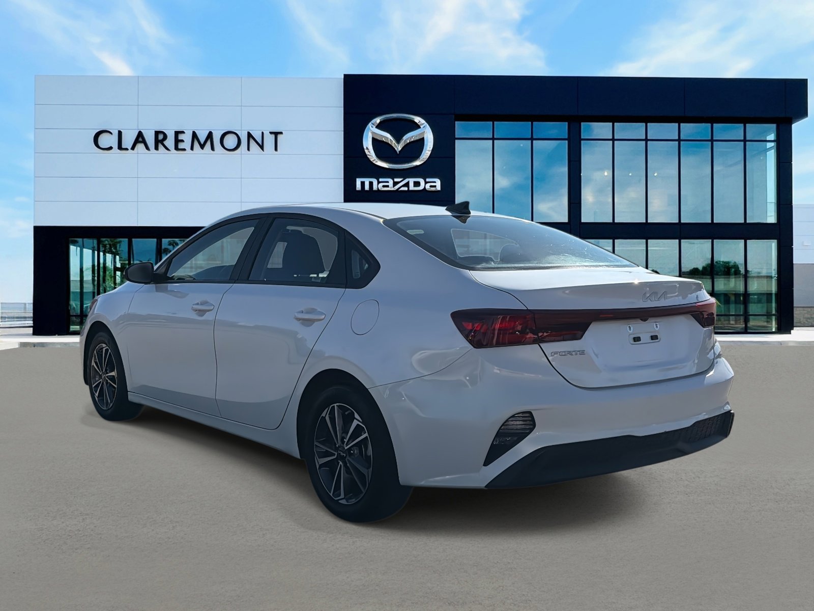 Used 2024 Kia Forte LXS image 6