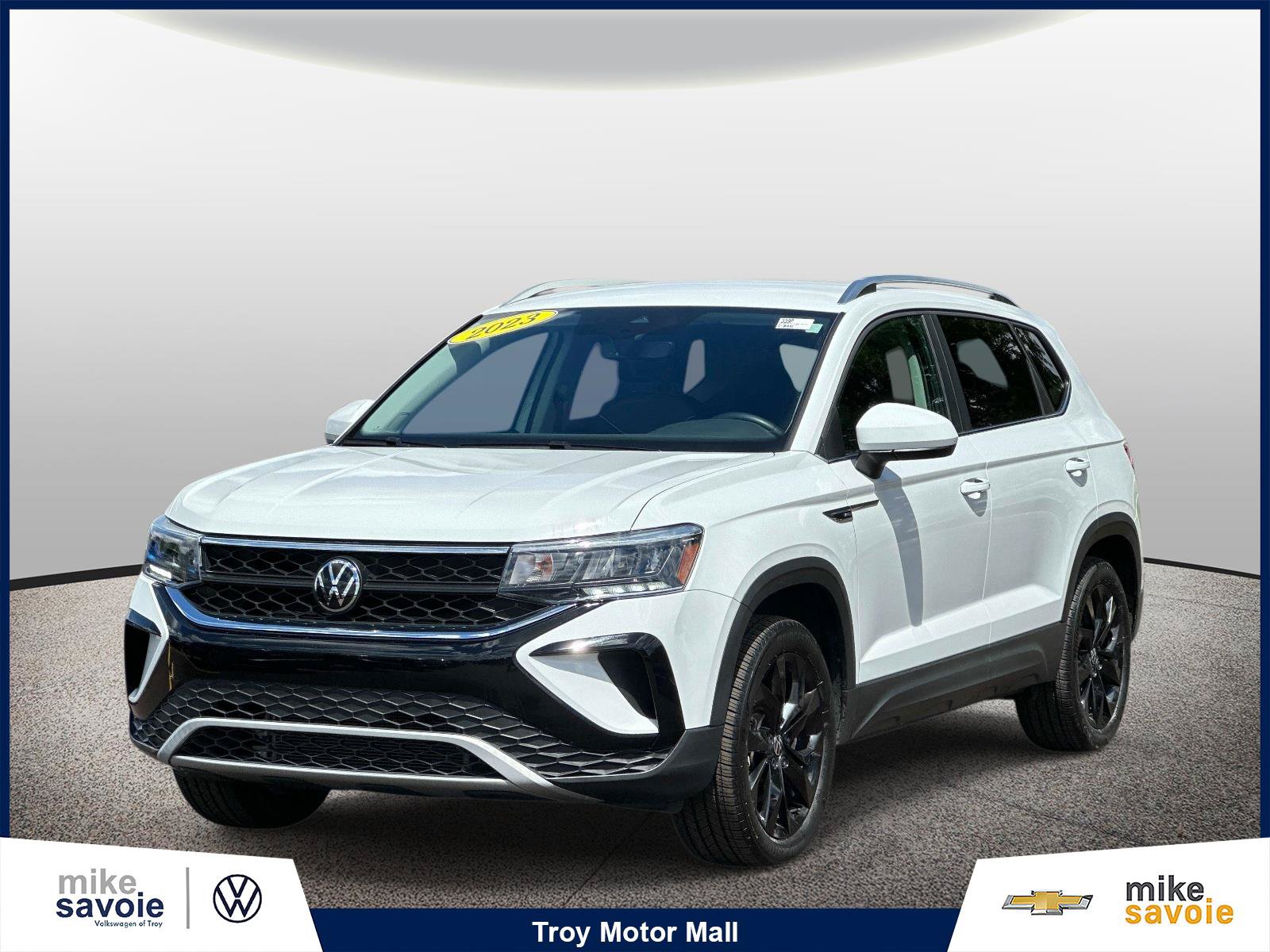 Used 2023 Volkswagen Taos SE w/ Black Wheel Package
