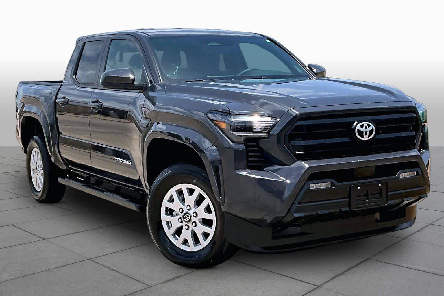 Used 2025 Toyota Tacoma SR5 w/ SR5 Upgrade Package AWD/4WD image 3