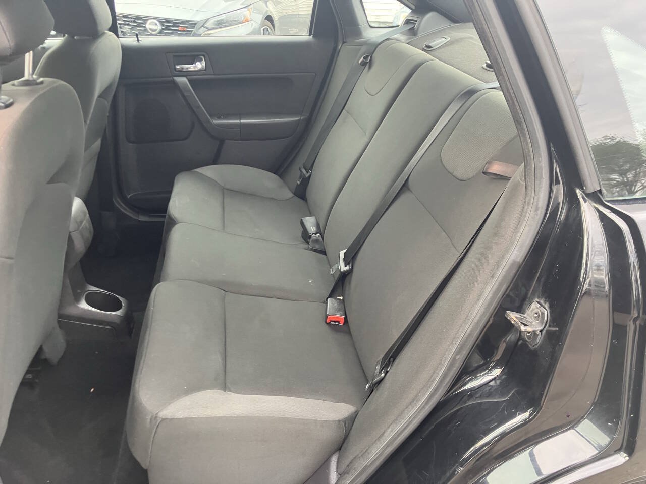 Used 2008 Ford Focus SES FWD image 27