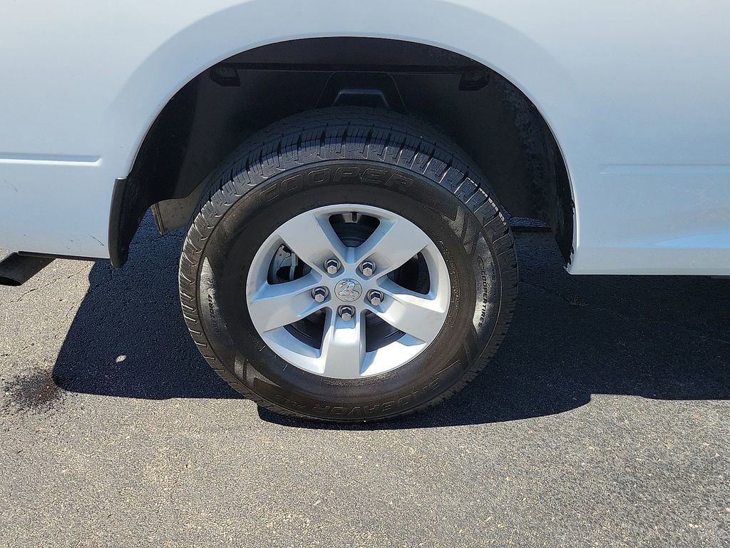 Used 2020 RAM 1500 Tradesman w/ Chrome Plus Package RWD image 7