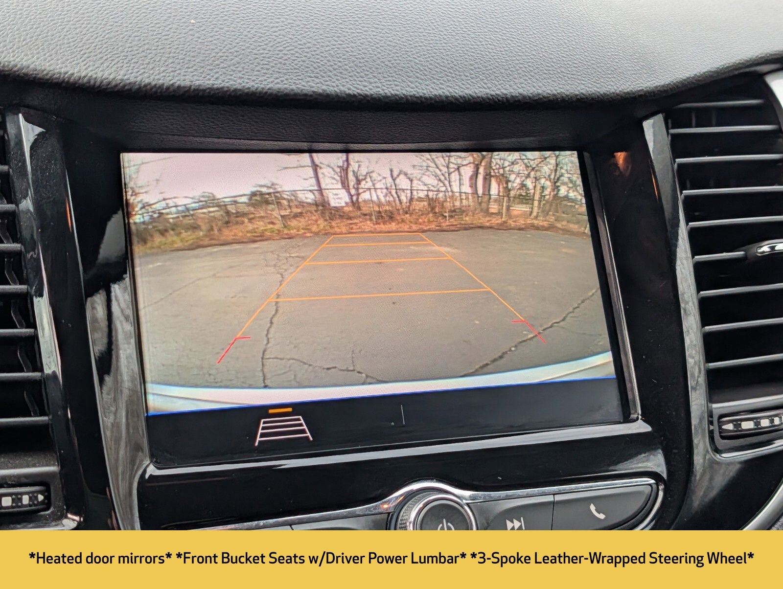 Used 2020 Chevrolet Trax LT w/ LT Convenience Package image 7