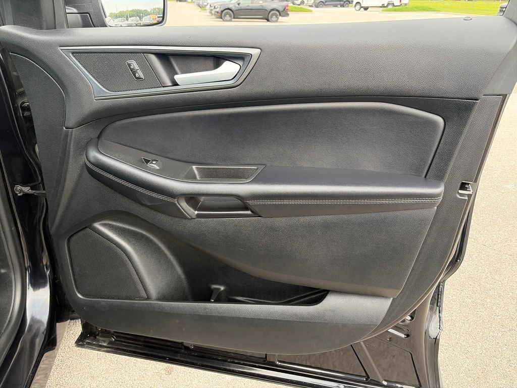 Used 2024 Ford Edge SE AWD/4WD image 9
