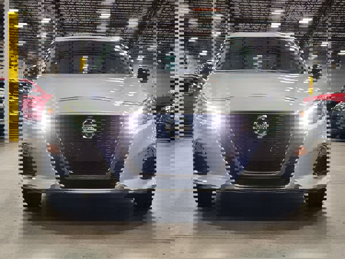 Used 2020 Nissan Altima 2.5 SR w/ Premium Package image 2