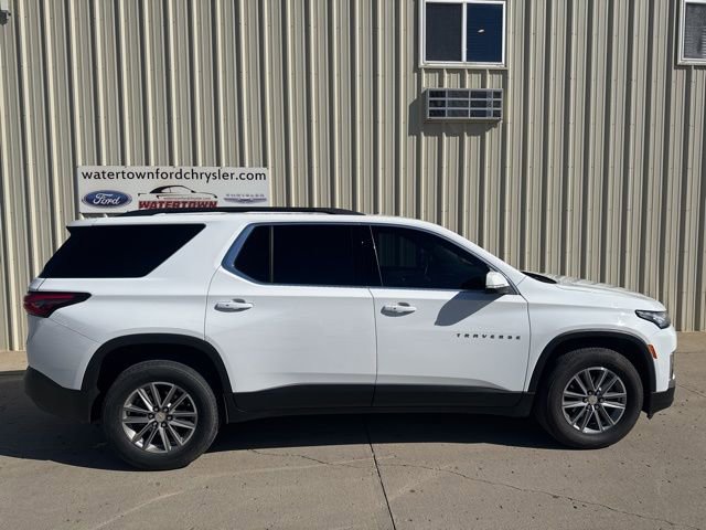 Used 2023 Chevrolet Traverse LT image 1