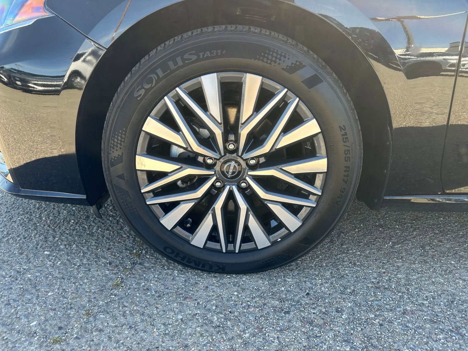 Used 2025 Nissan Altima 2.5 SV image 31