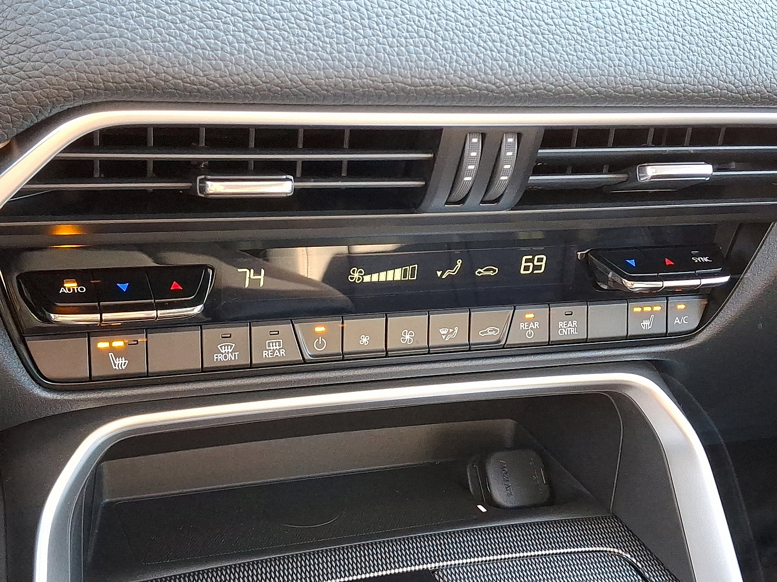 Certified 2024 MAZDA CX-90 Plug-In Hybrid w/ Premium Pkg image 19