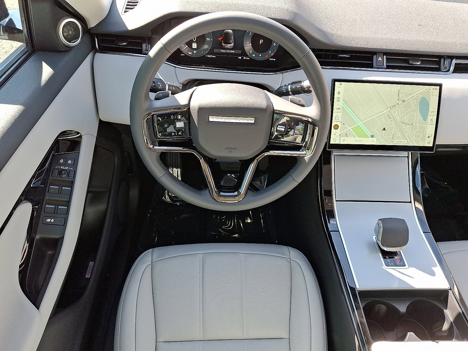 Certified 2024 Land Rover Range Rover Evoque S image 4