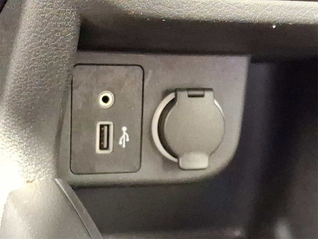 Used 2022 Nissan Kicks S image 20