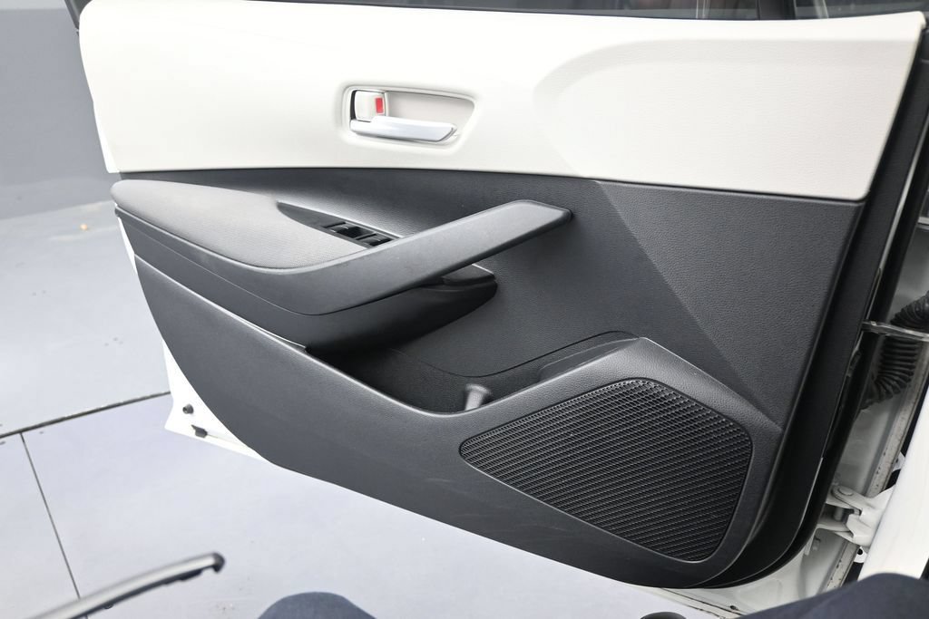 Used 2021 Toyota Corolla LE FWD image 13