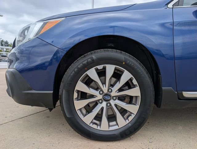 Used 2017 Subaru Outback 3.6R Touring AWD/4WD image 12
