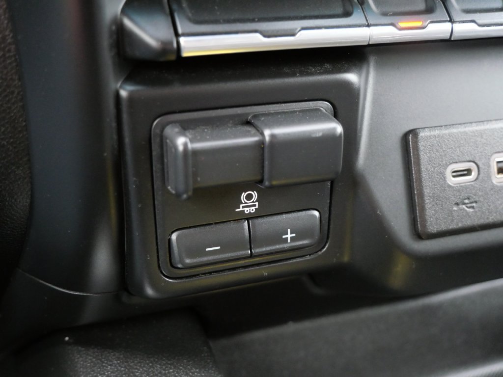 Used 2020 GMC Sierra 1500 Elevation AWD/4WD image 25