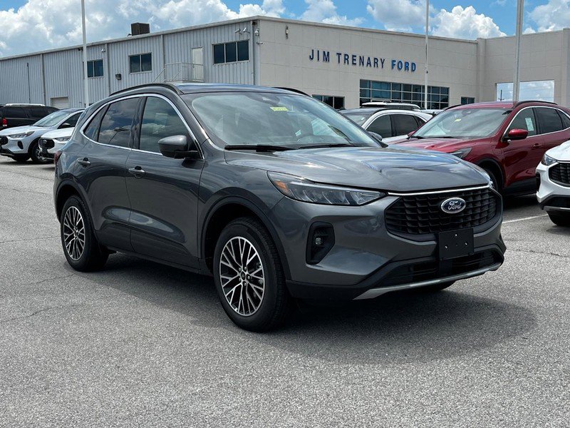 New 2025 Ford Escape SE image 2