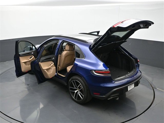Used 2025 Porsche Macan image 29